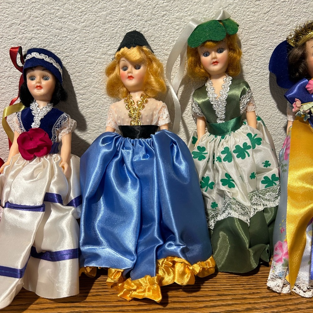 Five Vintage Arco Dolls in Colorful Dresses From Different Countries “1970” - Picture 10 of 14